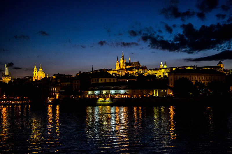 16.0815.prague_nightview