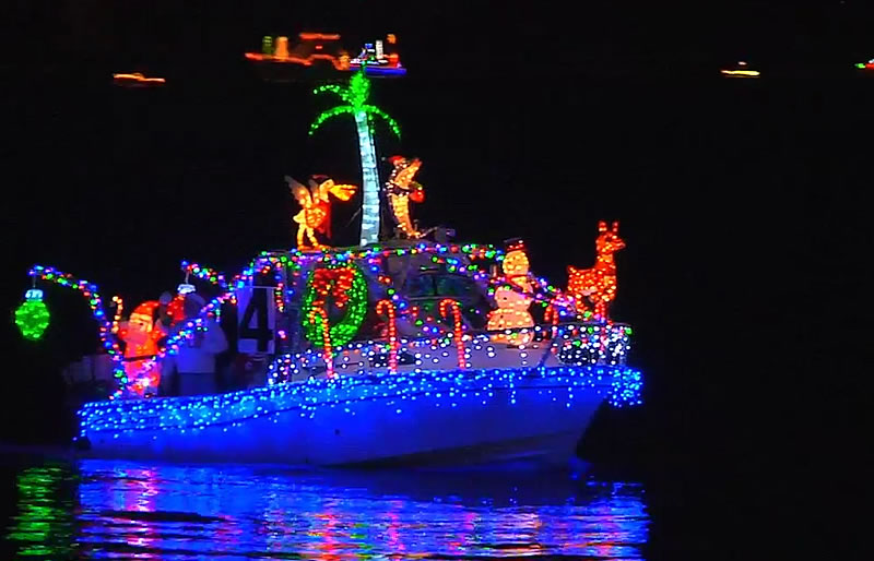 16-1202-boatparade